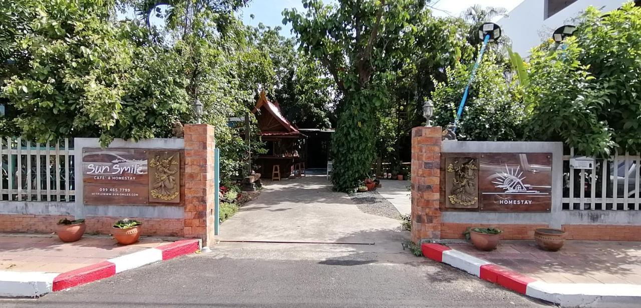 Sun Smile Vandrarhem Ubon Ratchathani Exteriör bild