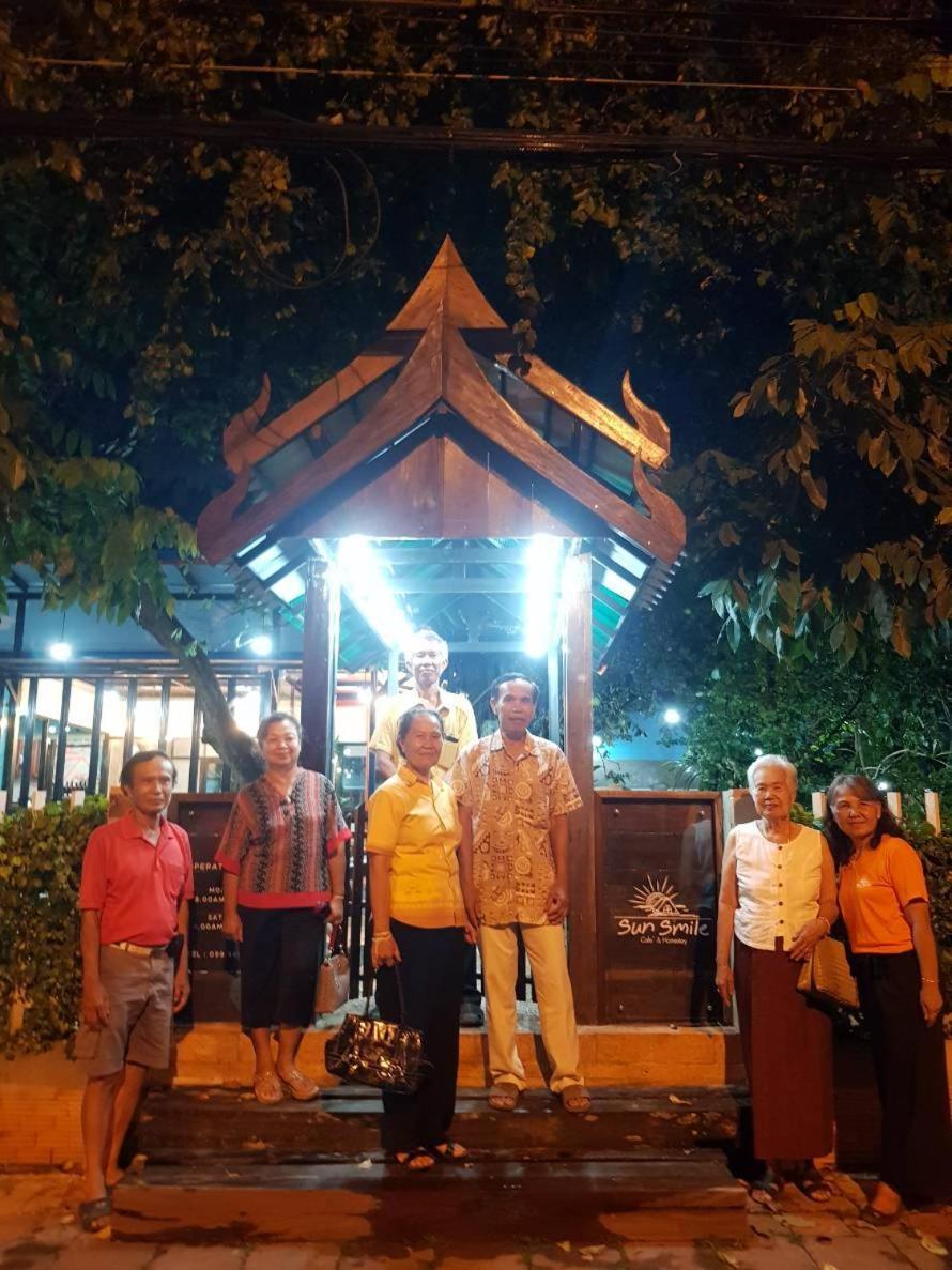 Sun Smile Vandrarhem Ubon Ratchathani Exteriör bild
